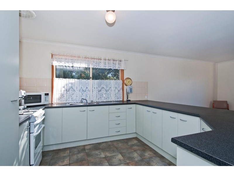 18 Sinclair Street, Hayborough SA 5211