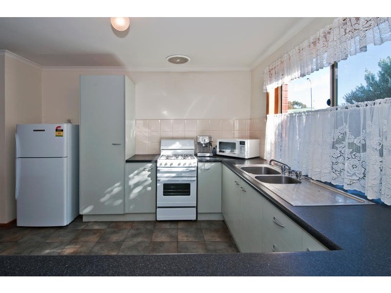 18 Sinclair Street, Hayborough SA 5211