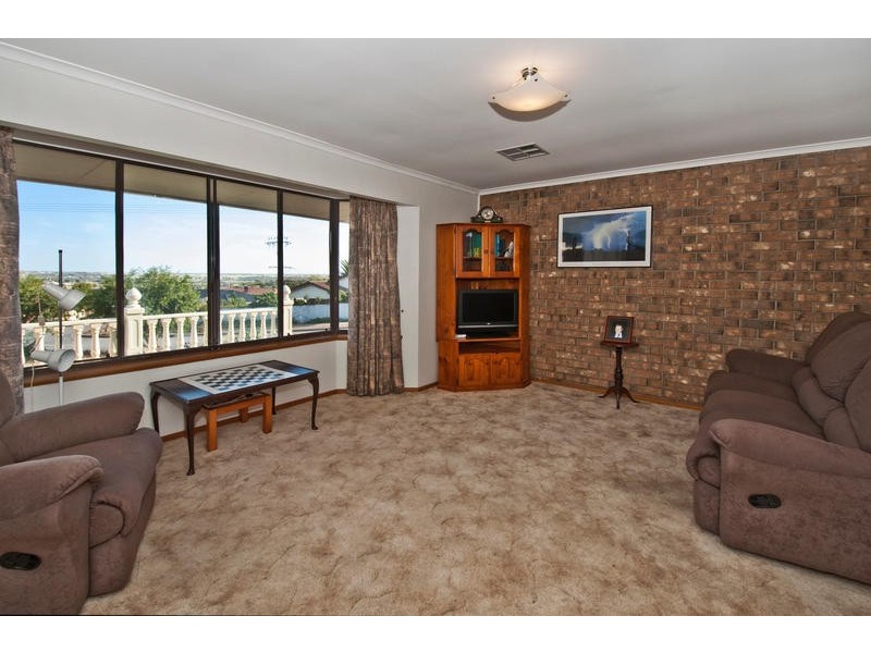 2 Wellesley Street, Huntfield Heights SA 5163