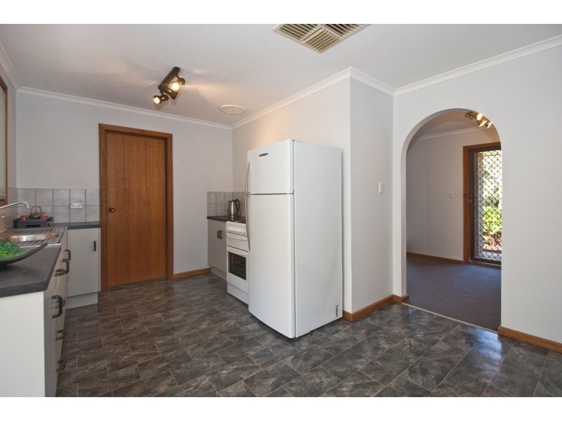 12 Lynly Court, Morphett Vale SA 5162