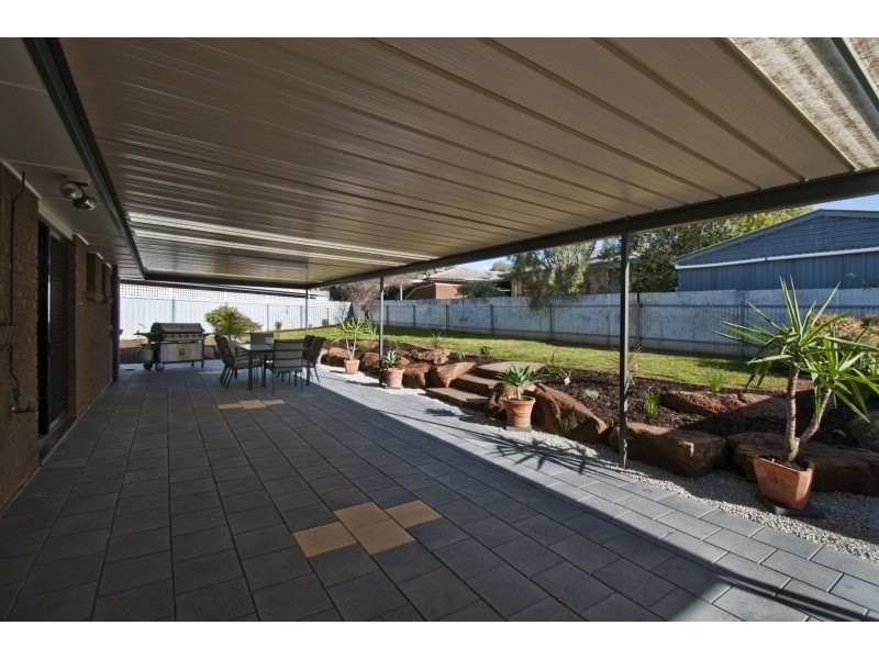 12 Lynly Court, Morphett Vale SA 5162