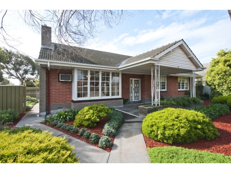 14 Dunrobin Road, Hove SA 5048