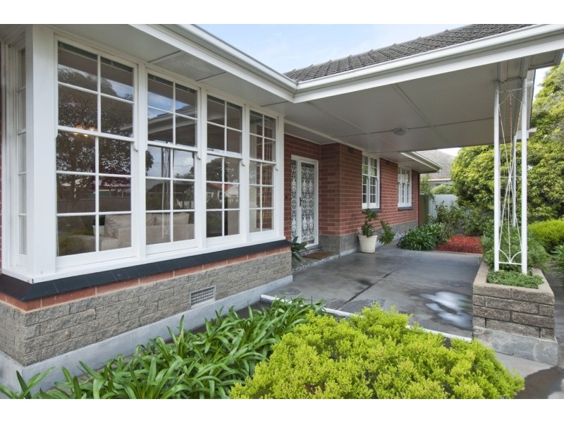 14 Dunrobin Road, Hove SA 5048