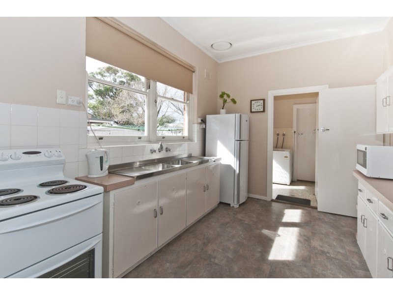 14 Dunrobin Road, Hove SA 5048