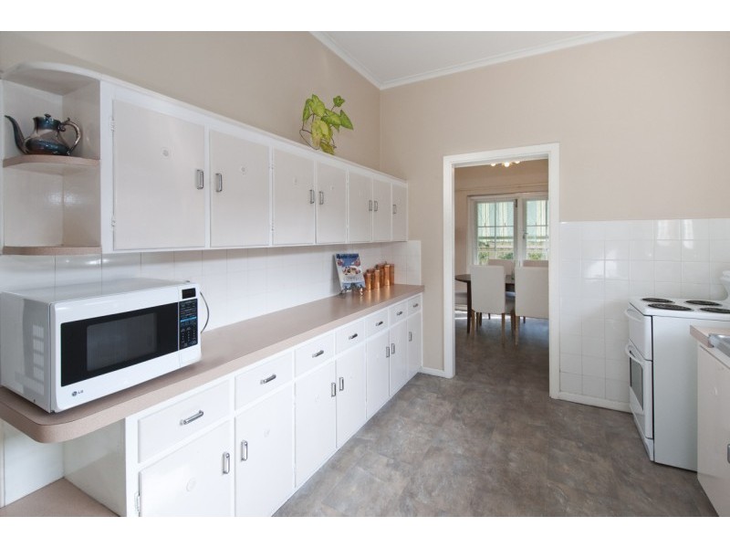 14 Dunrobin Road, Hove SA 5048