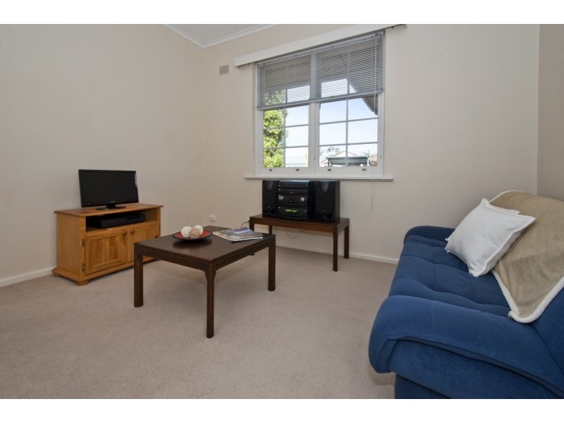 14 Dunrobin Road, Hove SA 5048