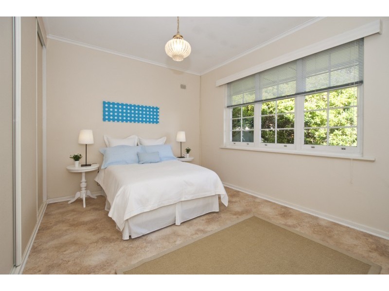 14 Dunrobin Road, Hove SA 5048