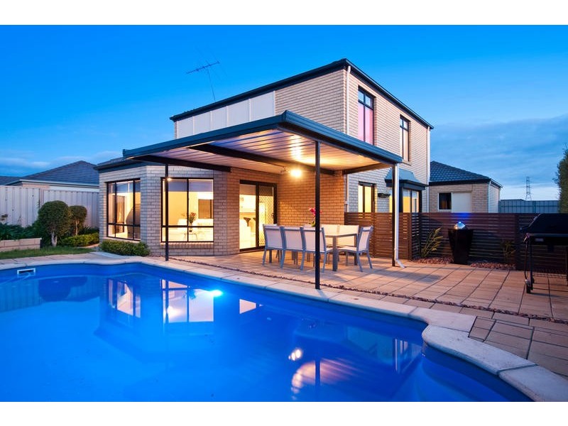 10 Autumn Court, Woodcroft SA 5162