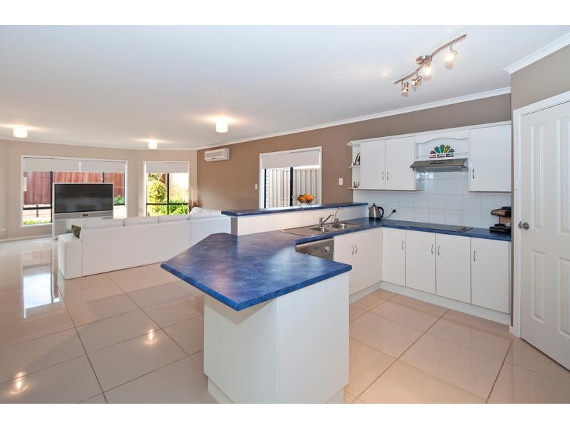 10 Autumn Court, Woodcroft SA 5162