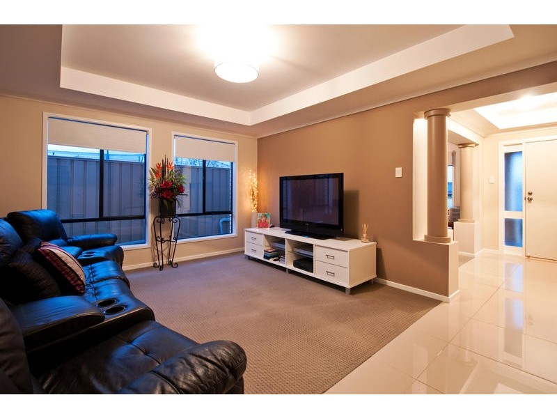 10 Autumn Court, Woodcroft SA 5162