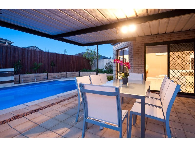 10 Autumn Court, Woodcroft SA 5162