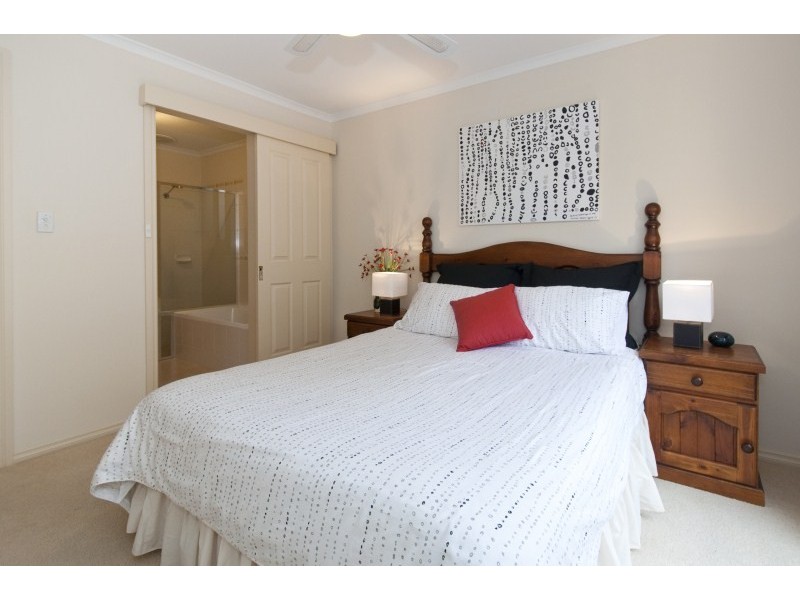 4/17 Barndoo Street, Hallett Cove SA 5158