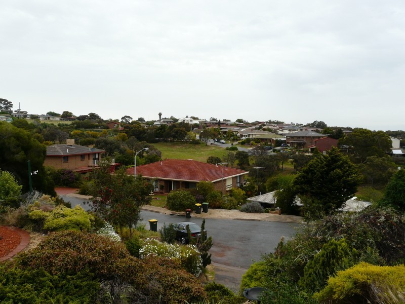 16 Luderitz Close, Hallett Cove SA 5158