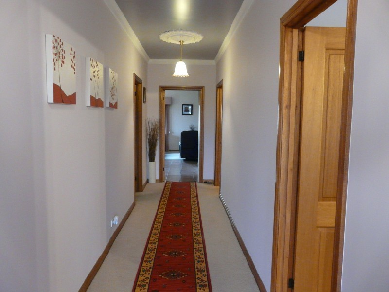 16 Luderitz Close, Hallett Cove SA 5158