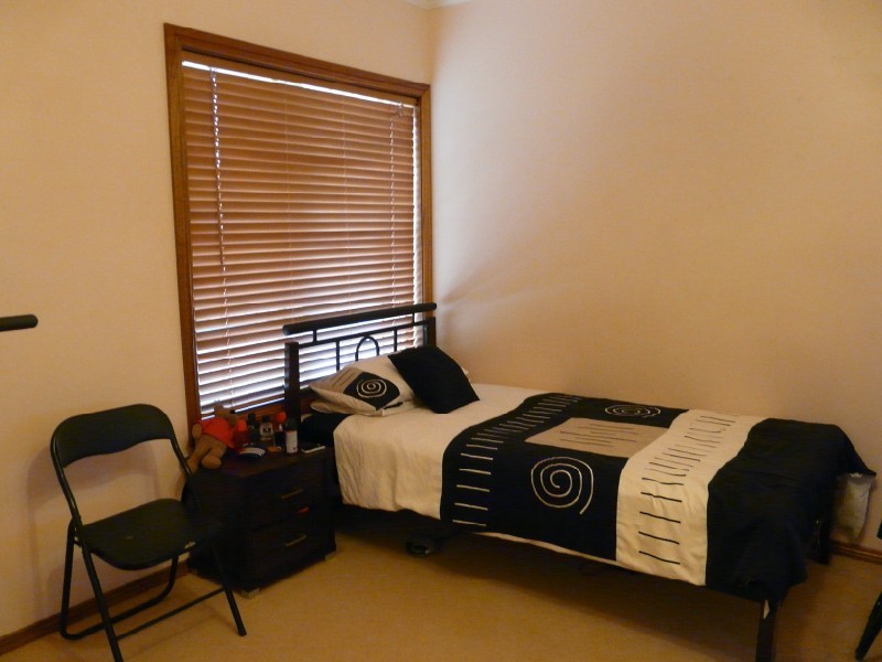 16 Luderitz Close, Hallett Cove SA 5158