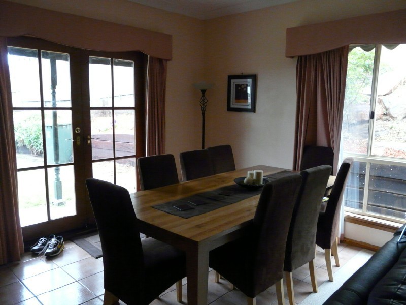 16 Luderitz Close, Hallett Cove SA 5158