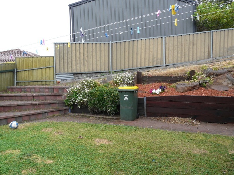 16 Luderitz Close, Hallett Cove SA 5158