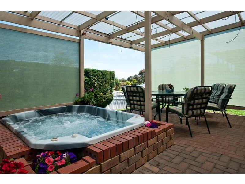 2/14 Kenihans Road, Reynella East SA 5161