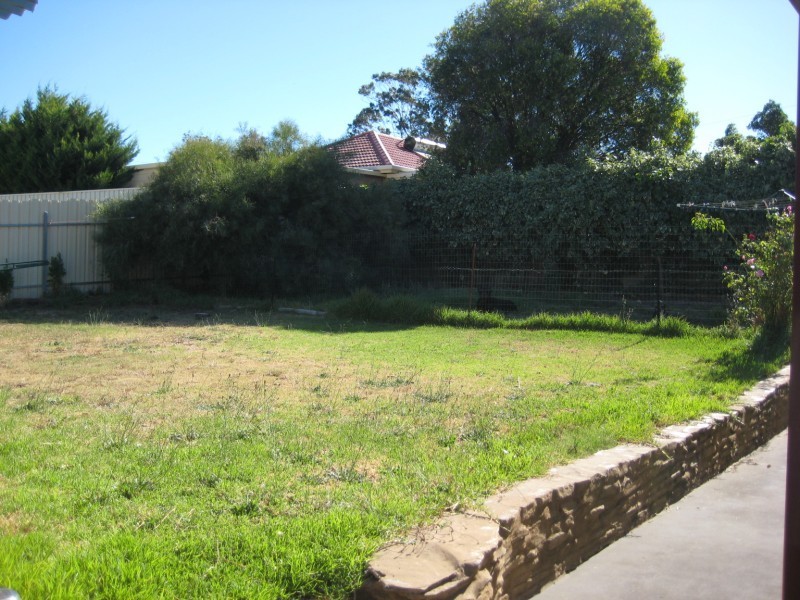 35 Roberts Road, Hackham West SA 5163