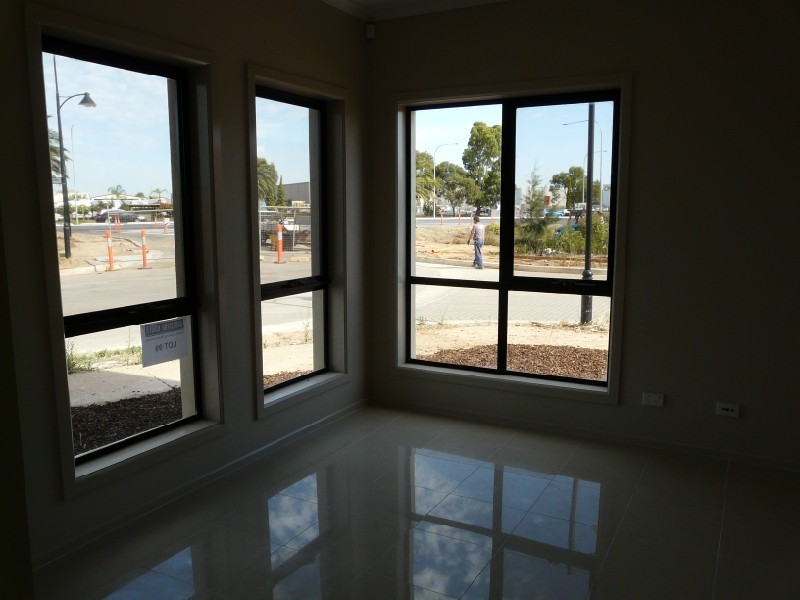 2 Victoria Parade, Mawson Lakes SA 5095