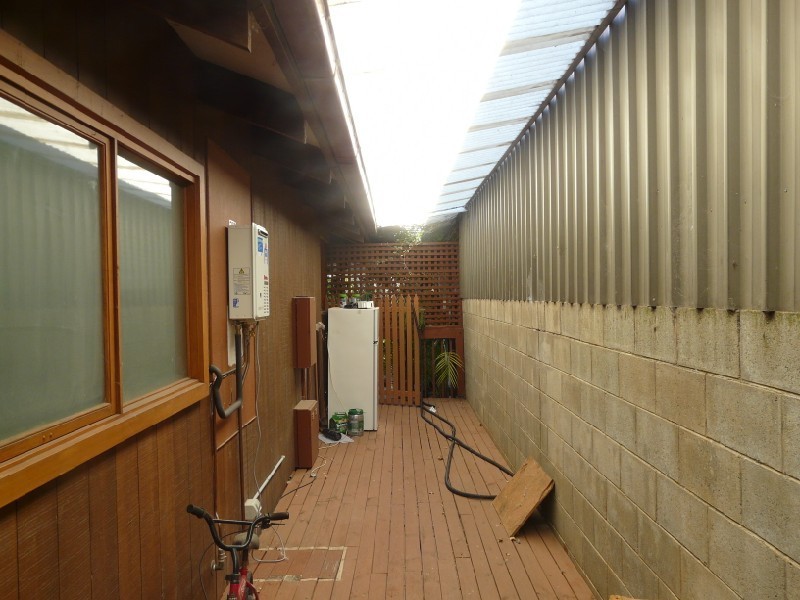 1 Larnoo Street, Hallett Cove SA 5158