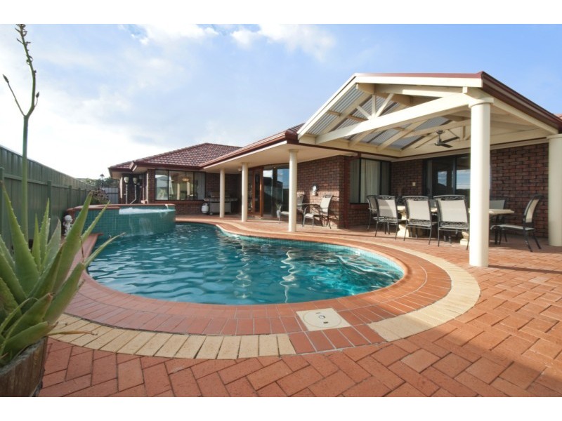 48 Elizabeth Cres, Hallett Cove SA 5158