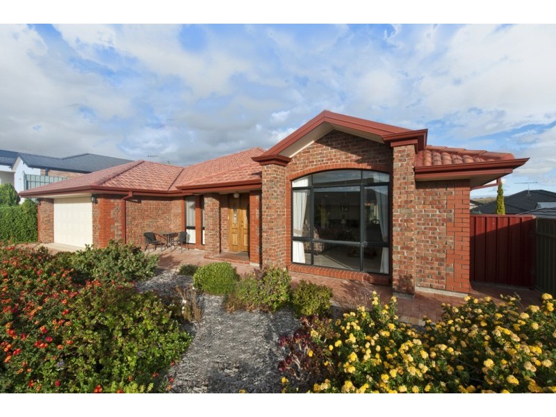 48 Elizabeth Cres, Hallett Cove SA 5158