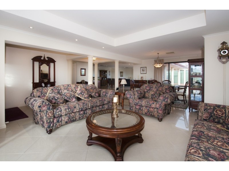 48 Elizabeth Cres, Hallett Cove SA 5158