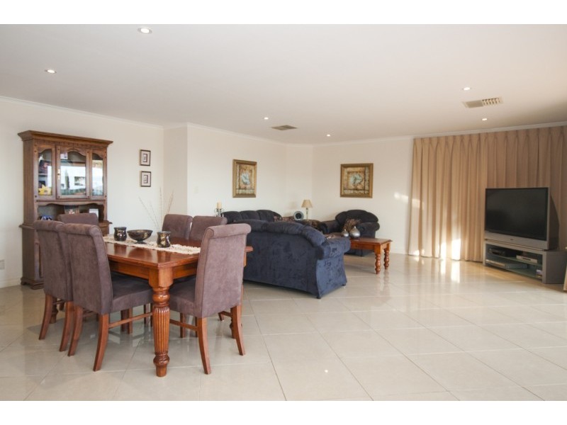 48 Elizabeth Cres, Hallett Cove SA 5158