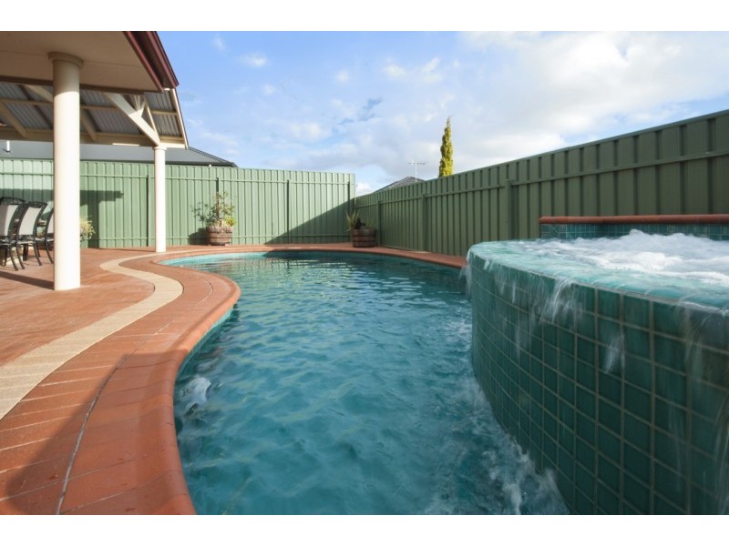 48 Elizabeth Cres, Hallett Cove SA 5158