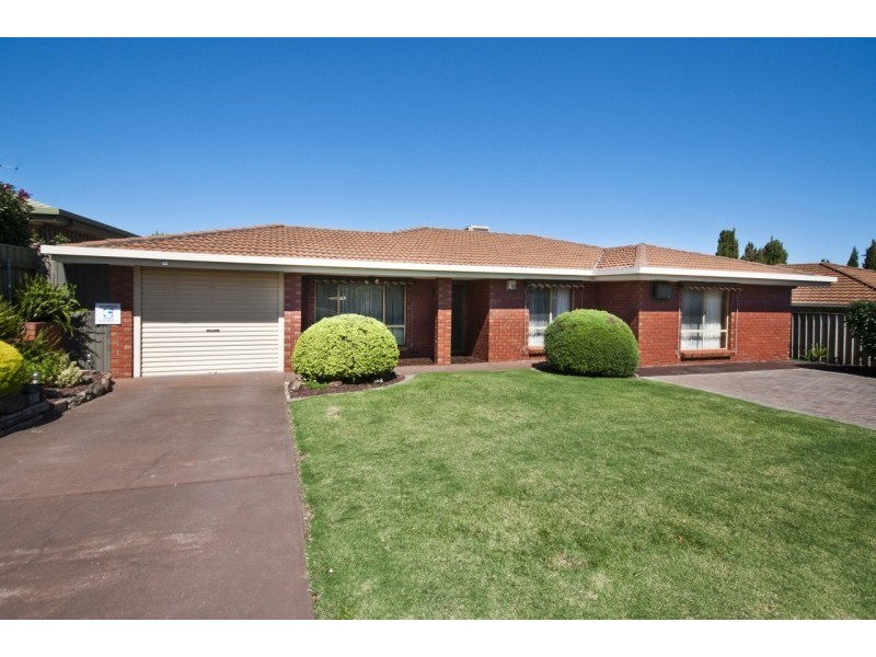 13 St Albans Road, Woodcroft SA 5162