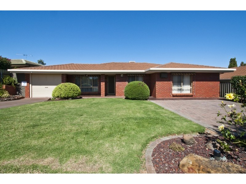 13 St Albans Road, Woodcroft SA 5162