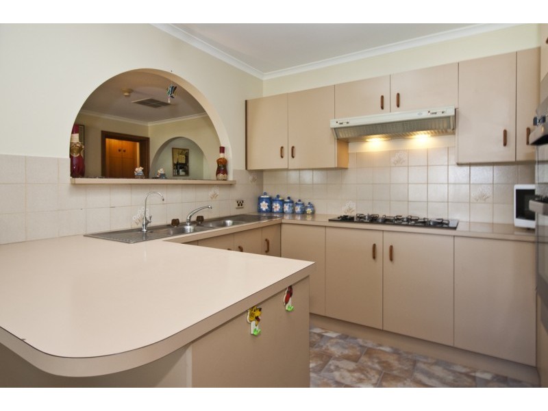 13 St Albans Road, Woodcroft SA 5162