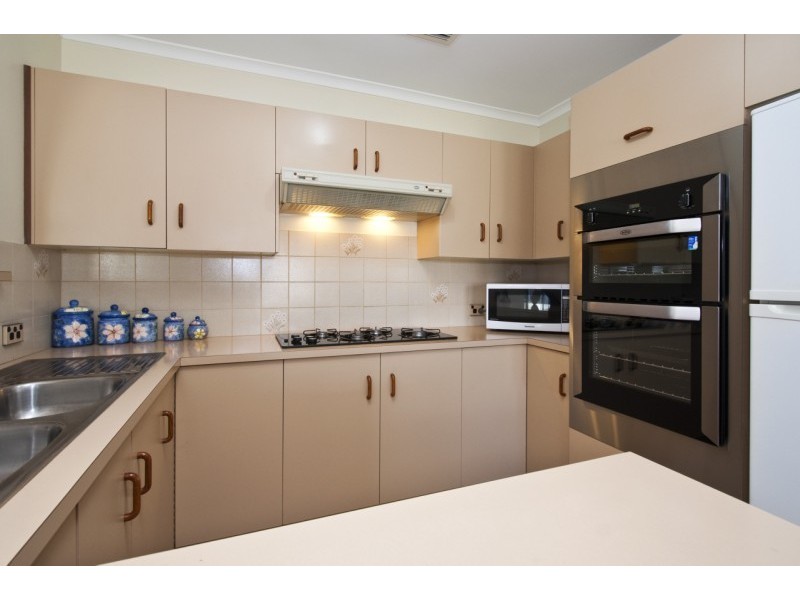 13 St Albans Road, Woodcroft SA 5162