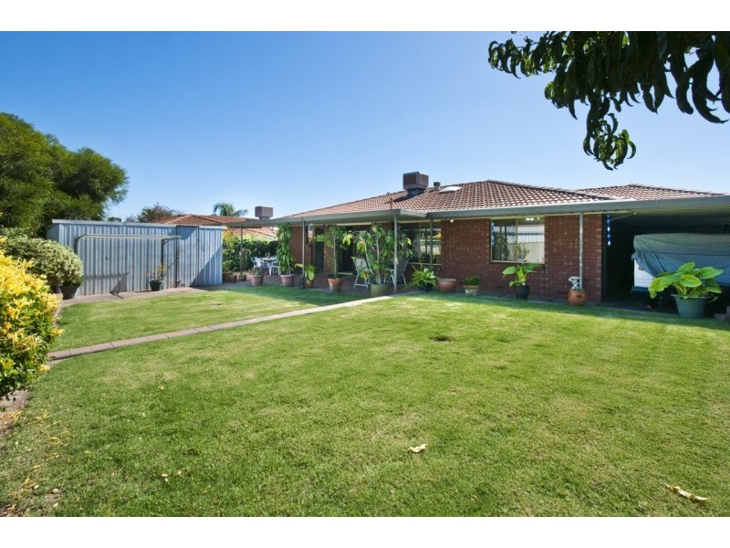 13 St Albans Road, Woodcroft SA 5162