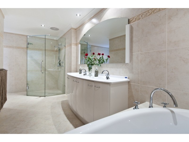 92 Perry Barr Road, Hallett Cove SA 5158