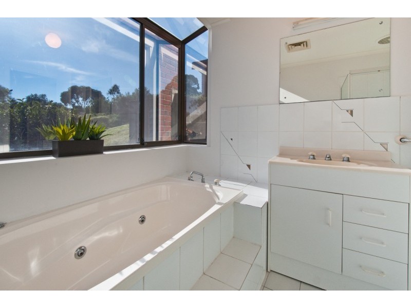 43 Kingfisher Circuit, Flagstaff Hill SA 5159