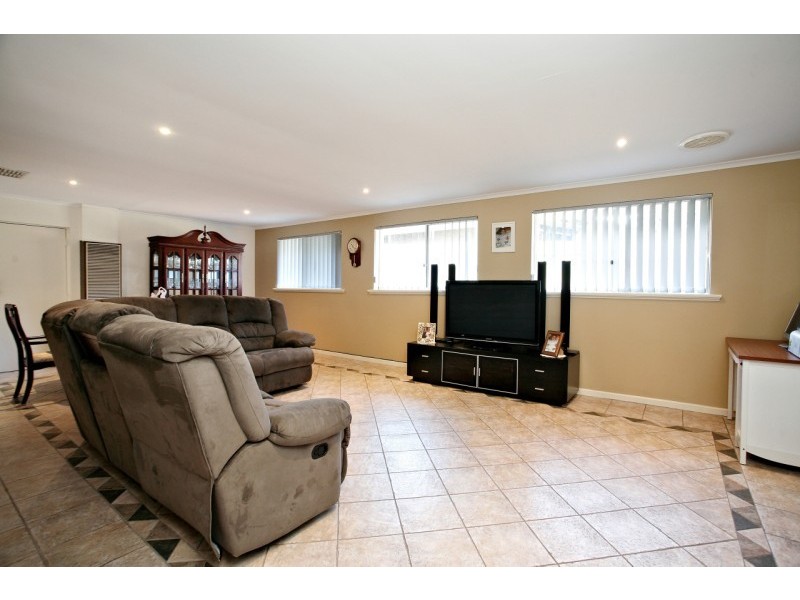 9 Weld Crescent, Hope Valley SA 5090