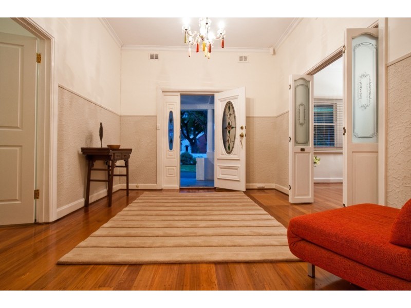 23 Narinna Avenue, Cumberland Park SA 5041