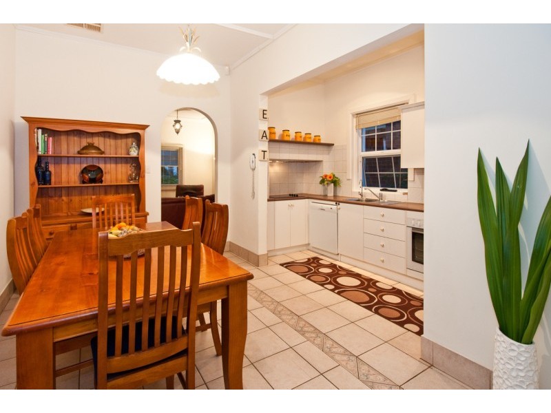 23 Narinna Avenue, Cumberland Park SA 5041