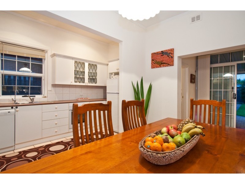 23 Narinna Avenue, Cumberland Park SA 5041