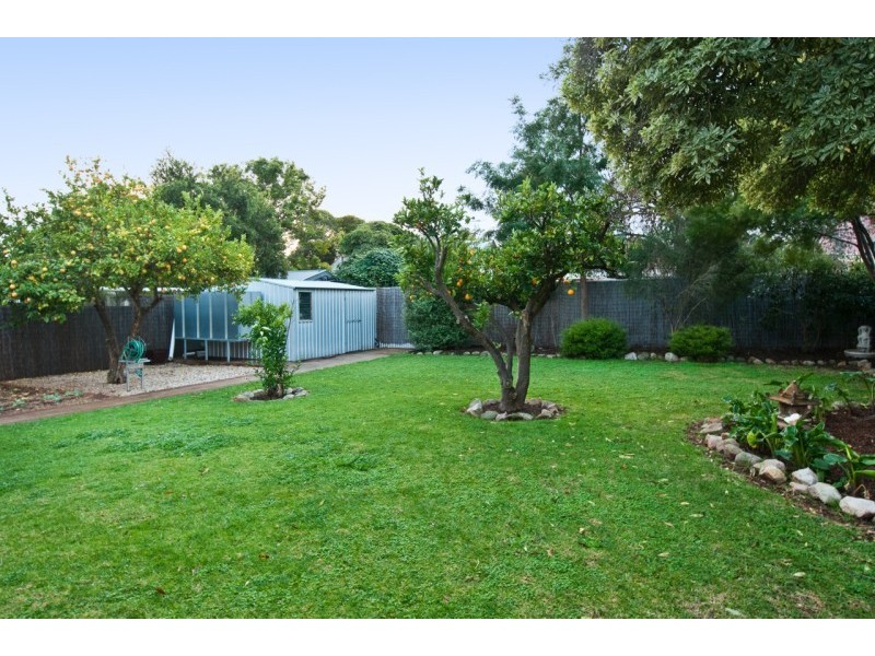 23 Narinna Avenue, Cumberland Park SA 5041