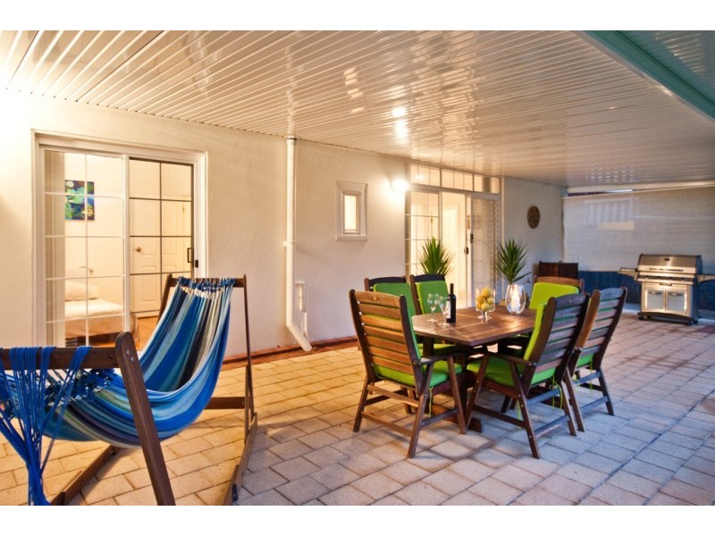 23 Narinna Avenue, Cumberland Park SA 5041