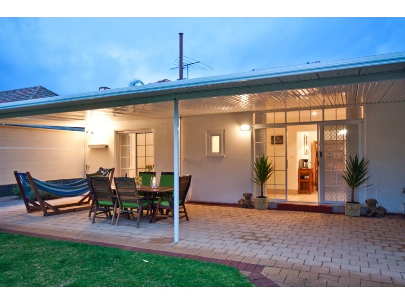 23 Narinna Avenue, Cumberland Park SA 5041