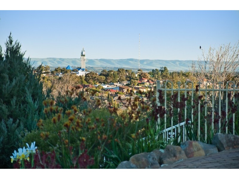 55 Quinvale Road, Hallett Cove SA 5158