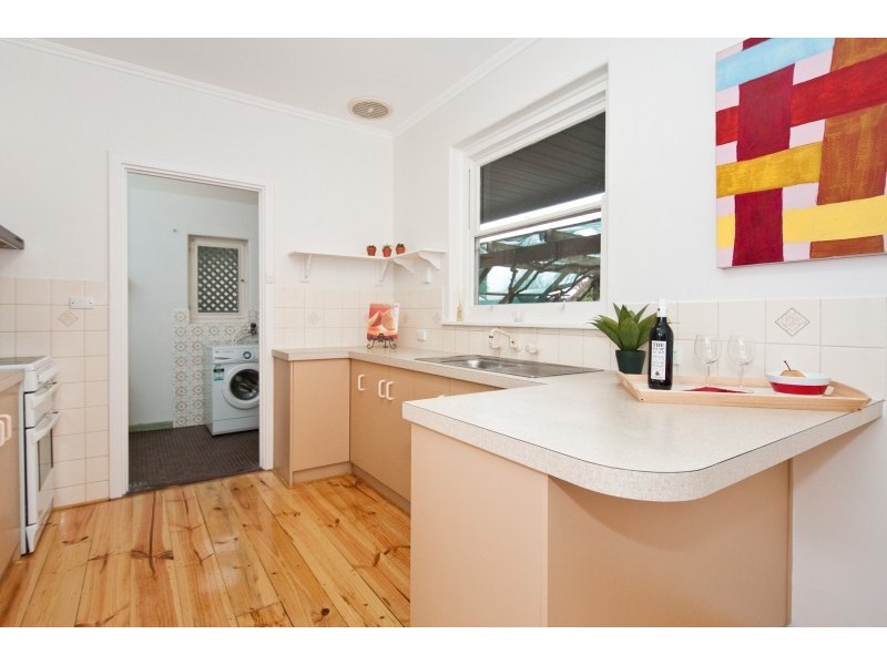 11 Sandison Avenue, Park Holme SA 5043