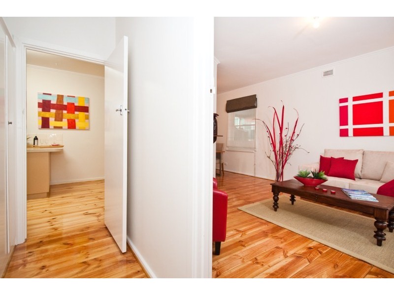 11 Sandison Avenue, Park Holme SA 5043