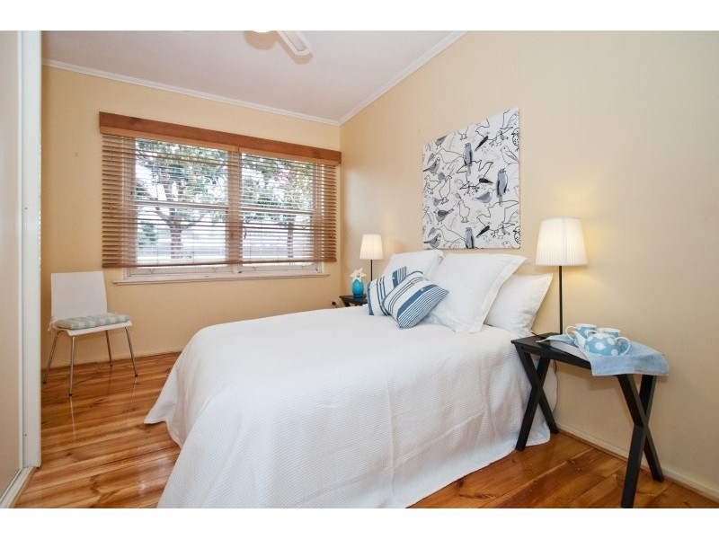 11 Sandison Avenue, Park Holme SA 5043