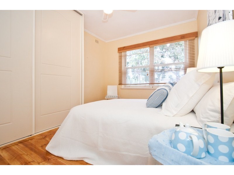 11 Sandison Avenue, Park Holme SA 5043