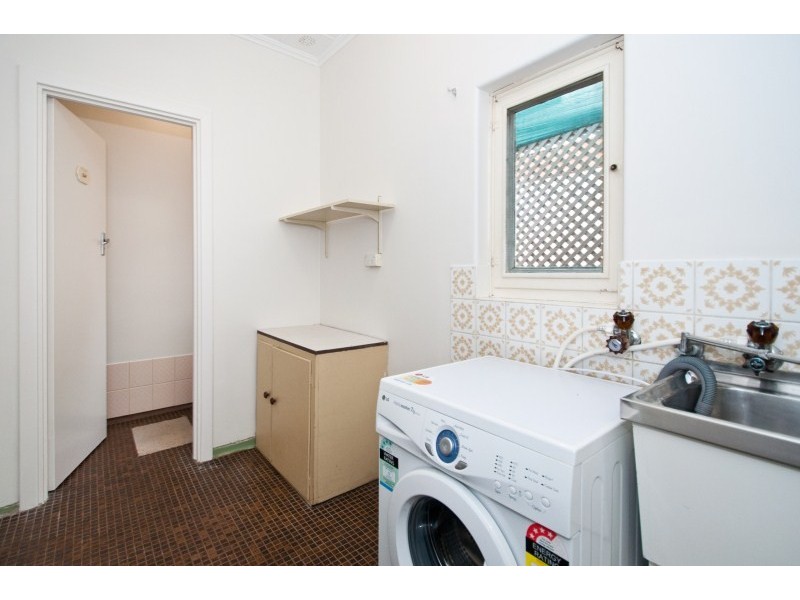 11 Sandison Avenue, Park Holme SA 5043